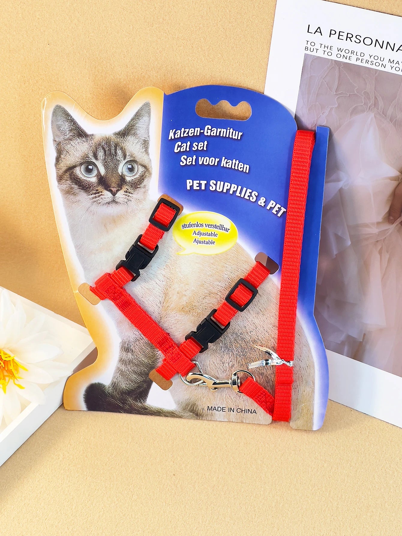 A Cat Leash, a Cat Leash, a Cat Leash, a Cat Leash, a Cat Leash, a Pet Chest Strap, a Cat Chain, and a Cat Leash