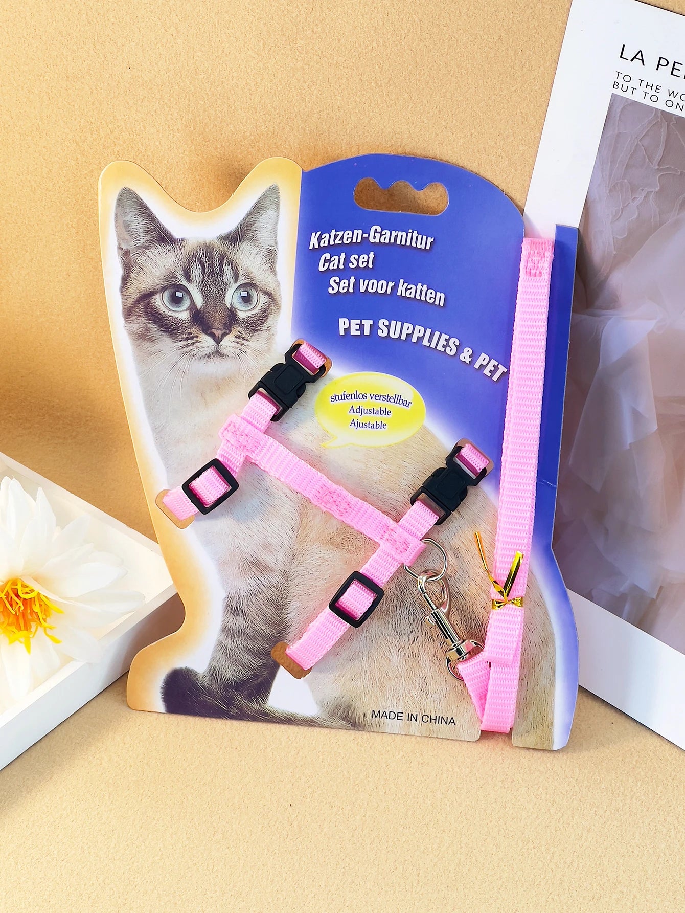 A Cat Leash, a Cat Leash, a Cat Leash, a Cat Leash, a Cat Leash, a Pet Chest Strap, a Cat Chain, and a Cat Leash