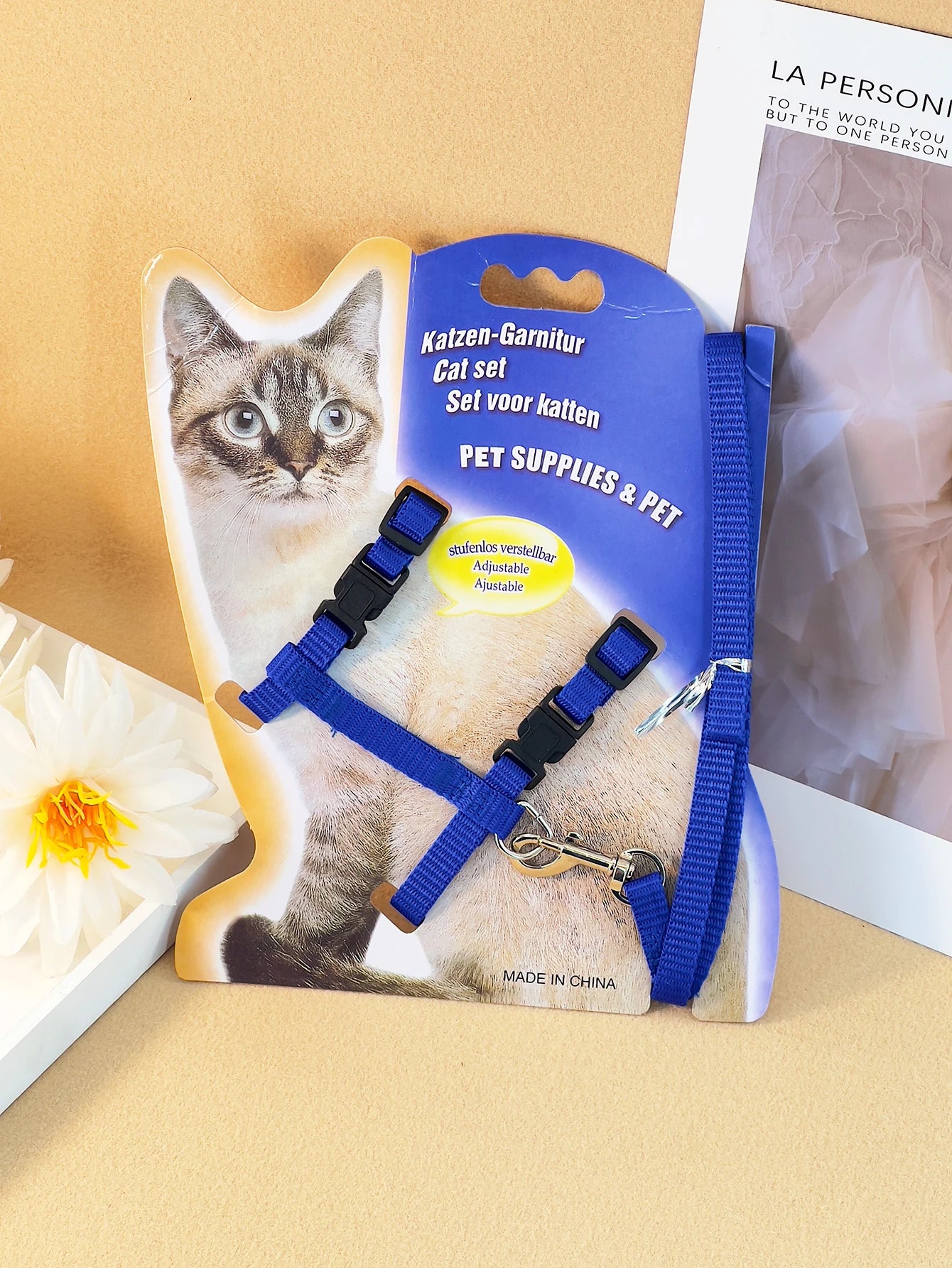 A Cat Leash, a Cat Leash, a Cat Leash, a Cat Leash, a Cat Leash, a Pet Chest Strap, a Cat Chain, and a Cat Leash