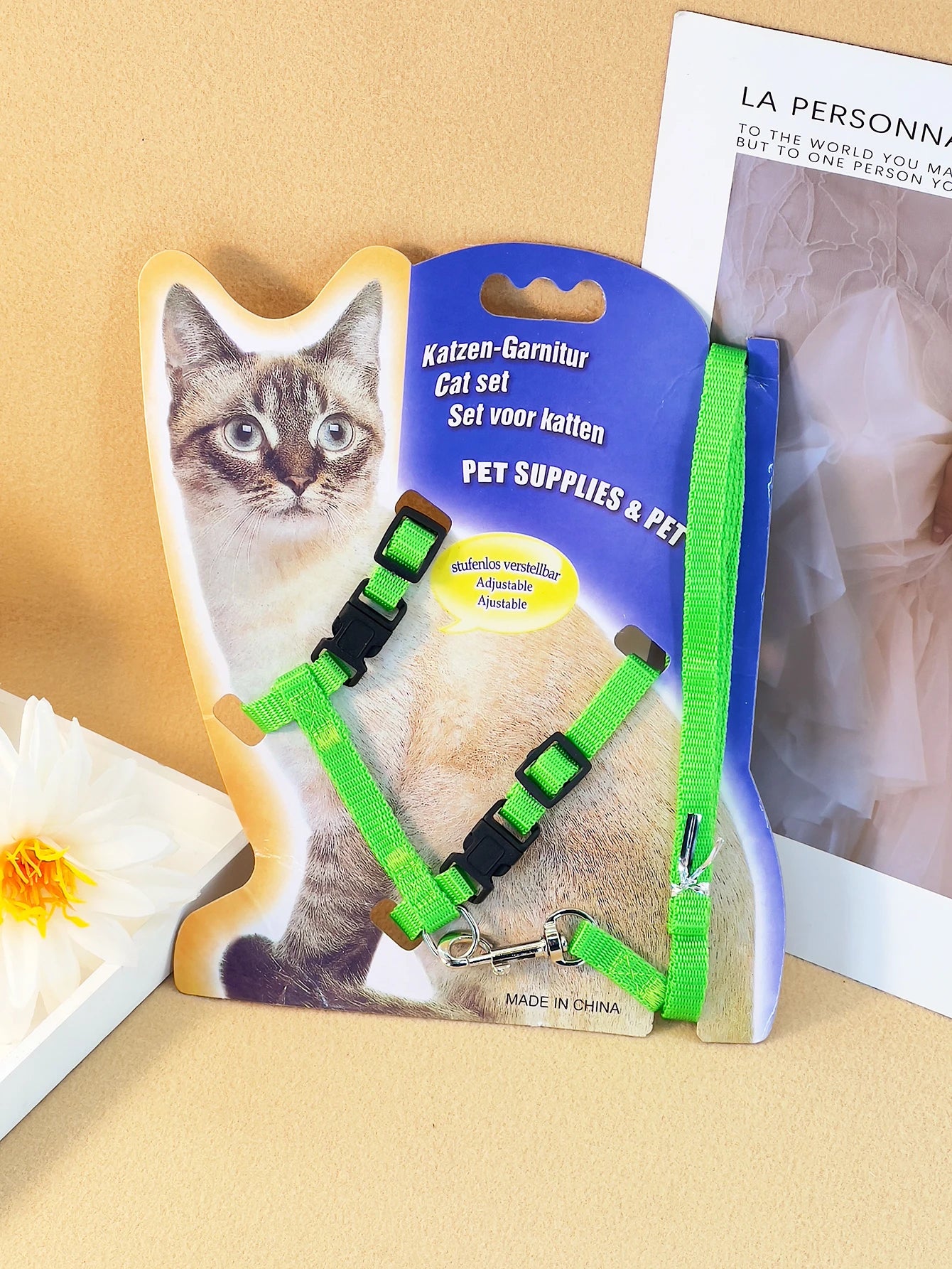 A Cat Leash, a Cat Leash, a Cat Leash, a Cat Leash, a Cat Leash, a Pet Chest Strap, a Cat Chain, and a Cat Leash